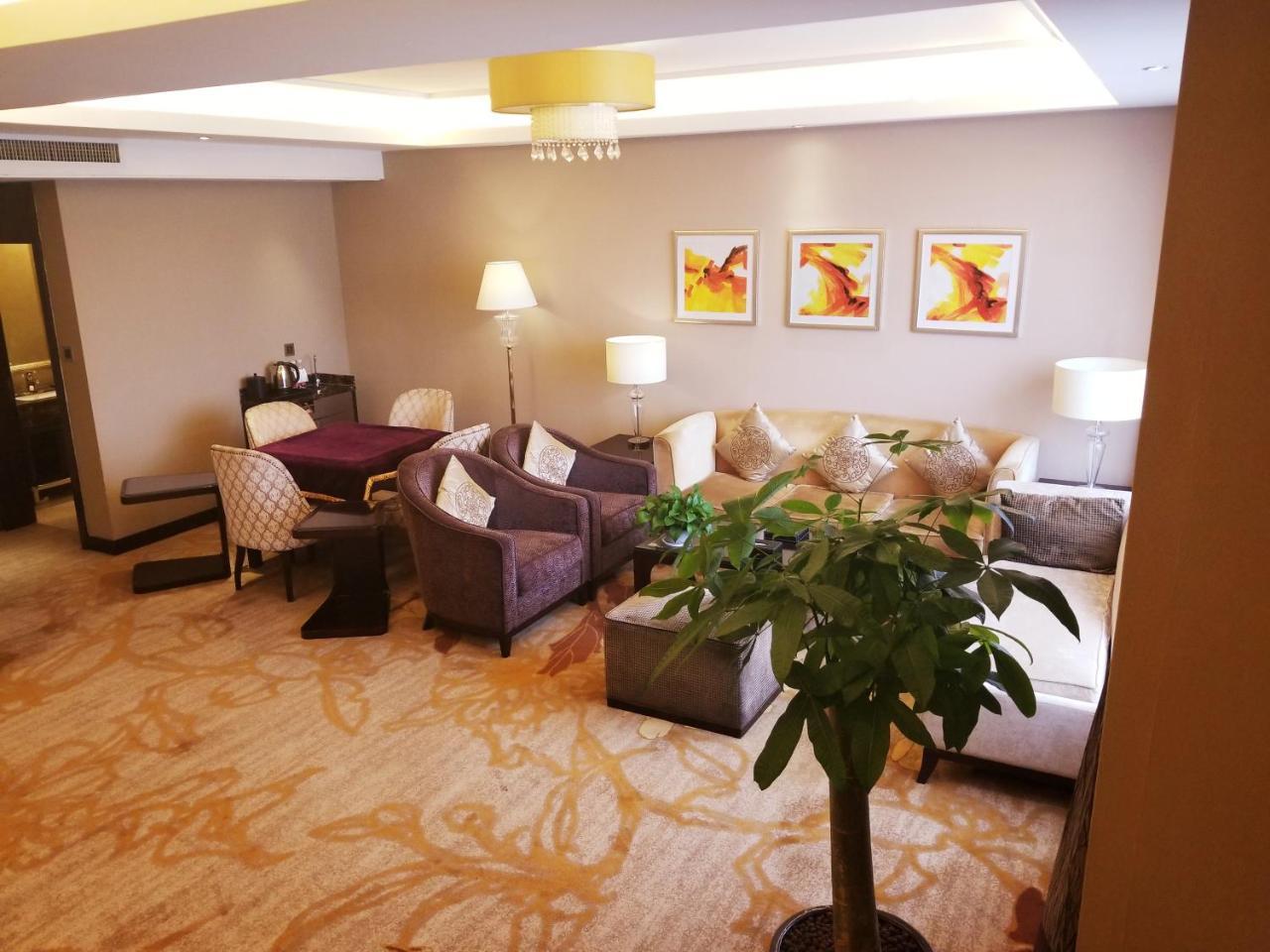 Xi'An Tanglong International Hotel Exterior photo