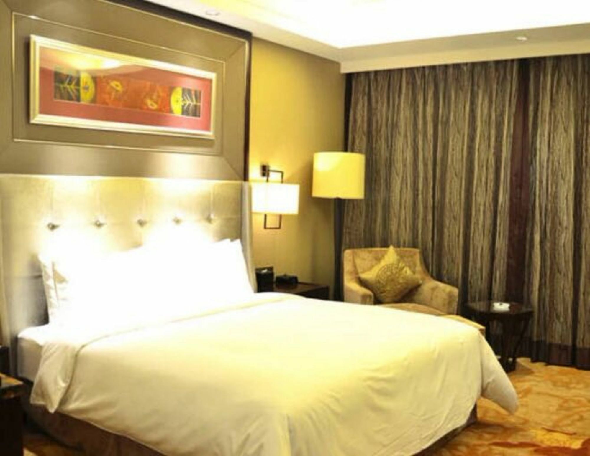 Xi'An Tanglong International Hotel Exterior photo